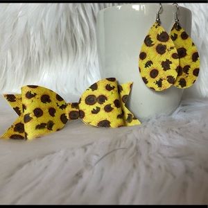 Mommy and me matching earring and bow set